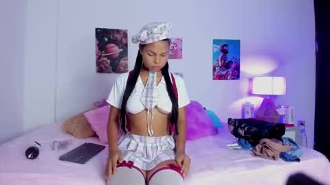 Snapshot of debbie_hans chatting on 10.31.25 debbie_hans online show from 10.31.25