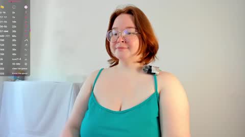 Snapshot of debbiewood chatting on 06.21.26 DeboraDebbieDee online show from 06.21.26
