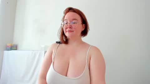 Snapshot of debbiewood chatting on 07.25.26 DeboraDebbieDee online show from 07.25.26