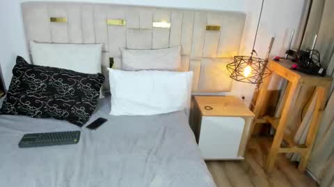 Snapshot of debora_heels_ chatting on 02.17.26 debora_heels_ online show from 02.17.26