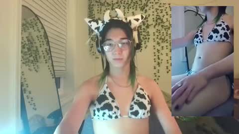 deciduousdoll online show from 09.15.25
