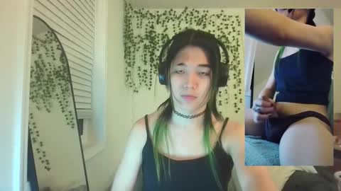 deciduousdoll online show from 10.19.25