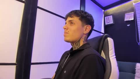 declan_fox online show from 10.31.25