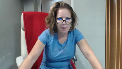 Snapshot of deepintoyourmind chatting on 09.30.25 hi guys i m a cute milf i m here for good time and nice people pls be respectfool and enjoy me online show from 09.30.25