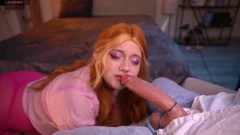 Snapshot of deepsouly chatting on 10.19.25 Ayla online show from 10.19.25