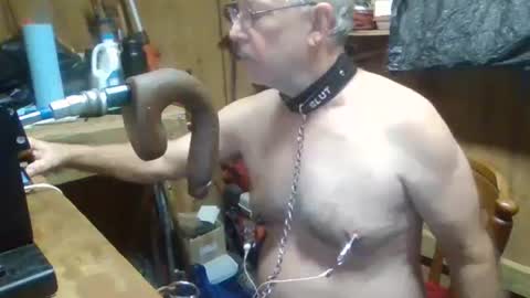 Snapshot of deepthroat227 chatting on 11.09.25 Deepthroat My Big Dildos online show from 11.09.25