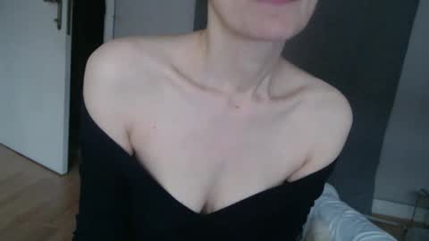 KamiDevi online show from 10.19.25