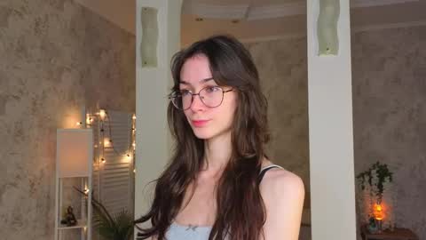 Snapshot of defeded_lovee chatting on 10.02.25 Amy online show from 10.02.25