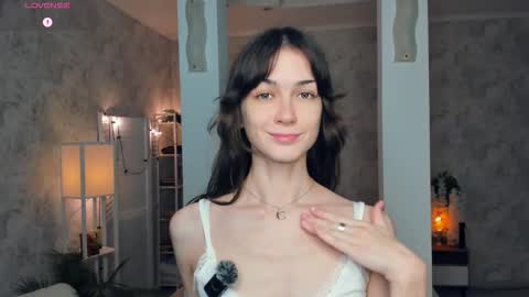 Snapshot of defeded_lovee chatting on 11.07.25 Amy online show from 11.07.25