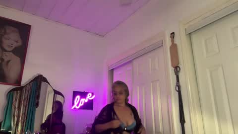 Tori online show from 09.25.25