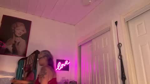 Tori online show from 09.26.25