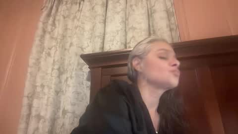 Tori online show from 02.17.26