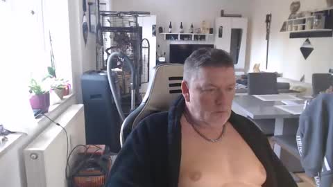 Snapshot of deinprinz2312 chatting on 12.04.24 deinprinz2312 online show from 12.04.24