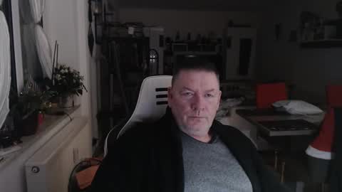 Snapshot of deinprinz2312 chatting on 01.03.25 deinprinz2312 online show from 01.03.25