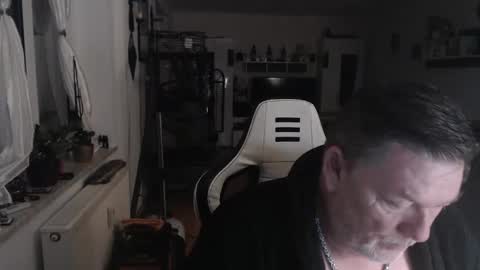 Snapshot of deinprinz2312 chatting on 01.20.25 deinprinz2312 online show from 01.20.25