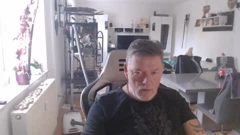 Snapshot of deinprinz2312 chatting on 10.22.25 deinprinz2312 online show from 10.22.25