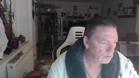 Snapshot of deinprinz2312 chatting on 11.24.25 deinprinz2312 online show from 11.24.25