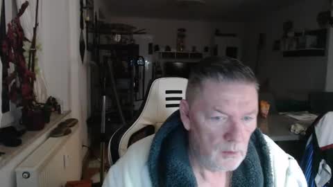 Snapshot of deinprinz2312 chatting on 02.04.26 deinprinz2312 online show from 02.04.26