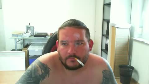 Snapshot of deinspielzeug87 chatting on 10.22.25 deinspielzeug87 online show from 10.22.25