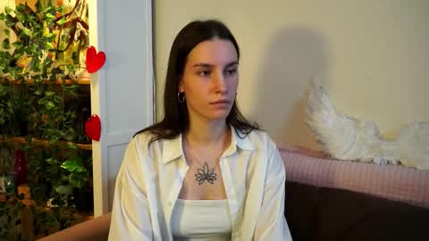 Snapshot of deirdreorem chatting on 11.03.25 Esme 19 years old online show from 11.03.25