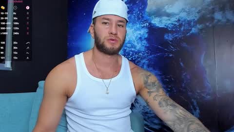 Snapshot of delessandro_world chatting on 10.12.25 Delessandro online show from 10.12.25