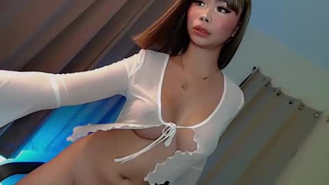 Snapshot of deliciousfaye chatting on 02.06.25 Hello your loving faye 3 online show from 02.06.25