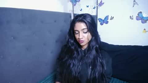 Delilah Blaze online show from 12.17.25