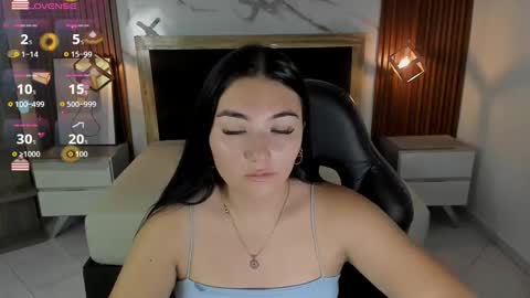 Snapshot of delilaquinn chatting on 11.12.25 delilaquinn online show from 11.12.25