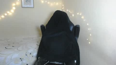 Snapshot of demeter_salviati chatting on 02.09.25 Demeter Salviati online show from 02.09.25