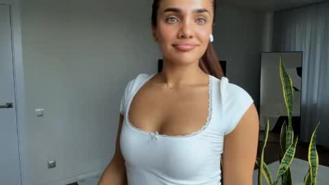 Snapshot of demetricekorf chatting on 05.13.26 Anna online show from 05.13.26