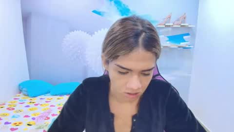 Snapshot of demi_leed chatting on 02.07.26 DEMI online show from 02.07.26