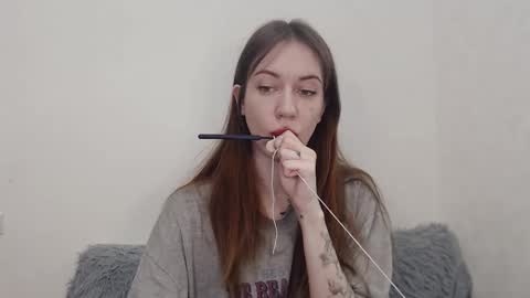 Snapshot of demiamour chatting on 10.31.25 Demi. not your babybabebb and other shit online show from 10.31.25