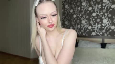 Demi online show from 12.02.25