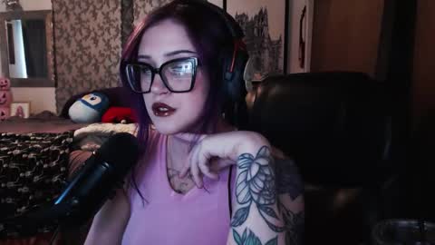 Snapshot of demongf chatting on 10.18.25 Demoness Mina online show from 10.18.25