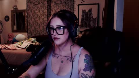 Snapshot of demongf chatting on 11.07.25 Demoness Mina online show from 11.07.25