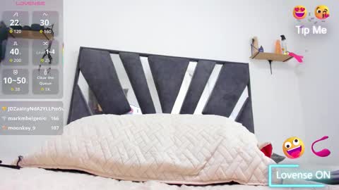 Snapshot of demy_rhoades chatting on 11.08.25 Demy online show from 11.08.25