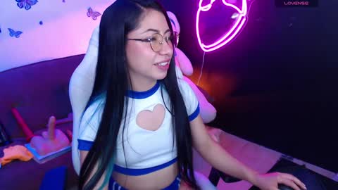 Snapshot of demyanderson_ chatting on 12.12.24 Demy online show from 12.12.24