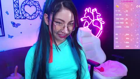 Snapshot of demyanderson_ chatting on 12.18.24 Demy online show from 12.18.24