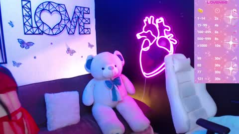 Snapshot of demyanderson_ chatting on 12.18.24 Demy online show from 12.18.24