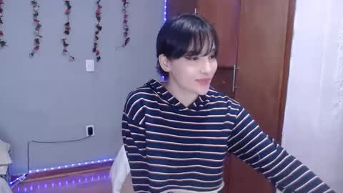 Snapshot of deni_bloom chatting on 12.30.24 Denisse schedule Monday to Friday 1300-1900 mexican time Saturday-maybe it could be a surprise IDEPENDENT MODEL online show from 12.30.24