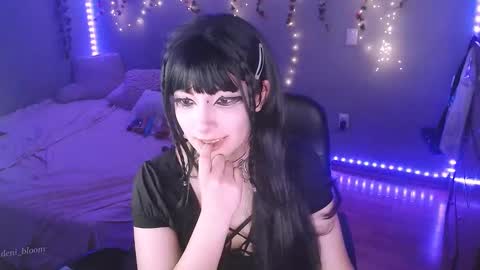 Denisse    schedule Monday to Friday 1300-1900 mexican time Saturday-maybe it could be a surprise IDEPENDENT MODEL online show from 11.21.25