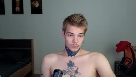 Snapshot of denis_here chatting on 10.08.25 Denis online show from 10.08.25