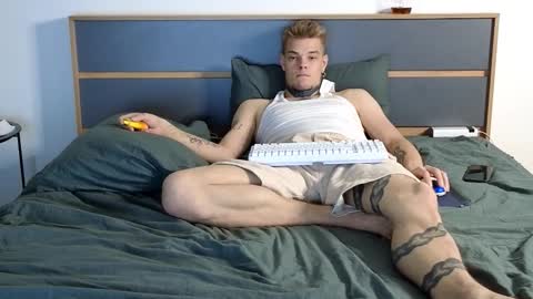 Snapshot of denis_here chatting on 10.15.25 Denis online show from 10.15.25