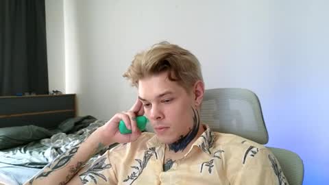 Snapshot of denis_here chatting on 05.14.26 Denis online show from 05.14.26