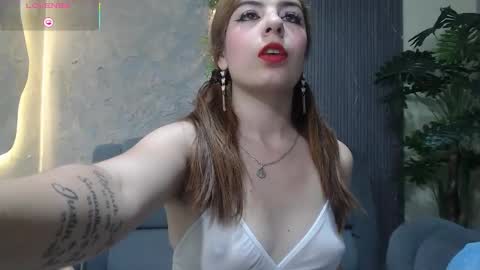 Snapshot of denise_babe_ chatting on 10.26.25 Laura online show from 10.26.25