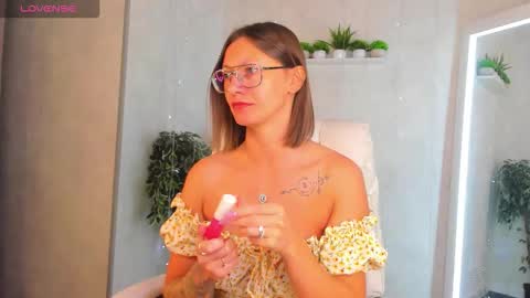 Elina online show from 09.15.25