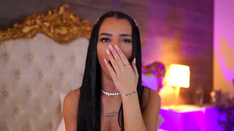 denisedevilles online show from 02.04.25