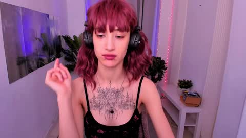 Snapshot of deniseparadise chatting on 01.12.25 Unfortunately Denise has discontinued her work but I hope you will be excited about the new cool girl Jia online show from 01.12.25