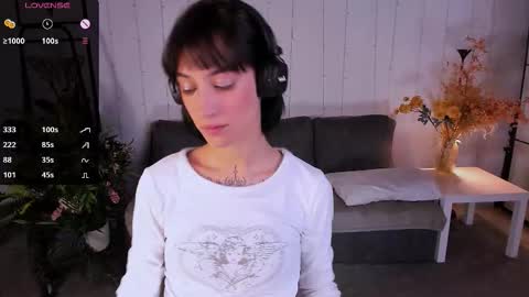 Snapshot of deniseparadise chatting on 10.19.25 Unfortunately Denise has discontinued her work but I hope you will be excited about the new cool girl Jia online show from 10.19.25