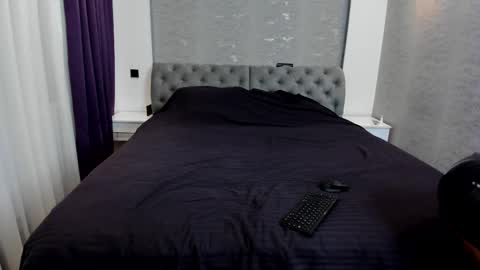 Snapshot of denizze1 chatting on 10.23.25 DomDenizee online show from 10.23.25